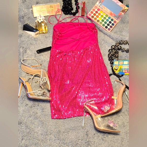 Beautiful sequin mini dress Fuchshia size Medium #SOLD - Picture 8 of 8
